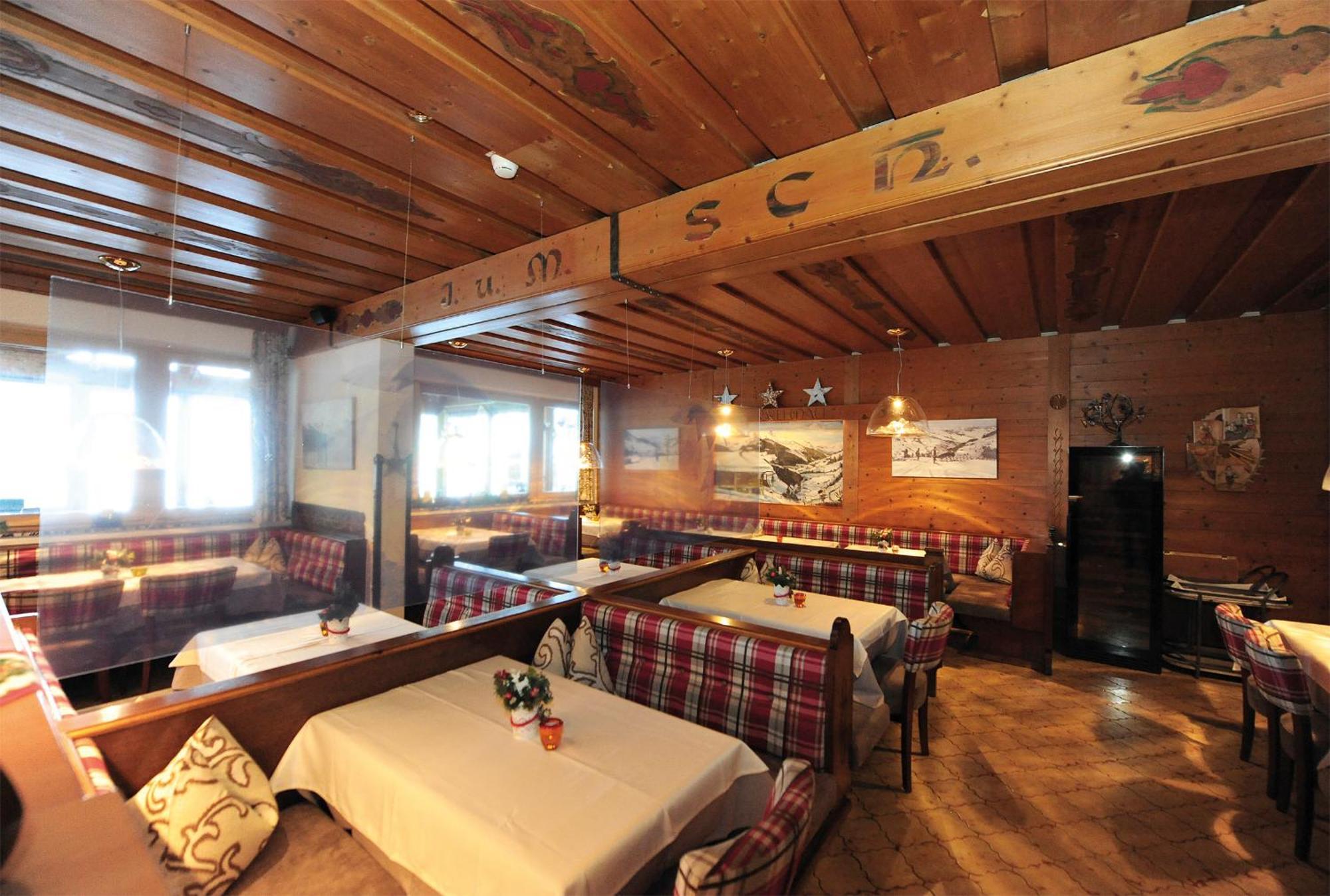 Ski In Ski Out Hotel Unterellmau Saalbach-Hinterglemm Exterior photo